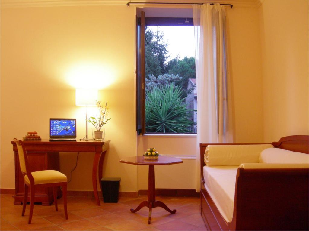 L' Antico Cortile Hotel Caserta Phòng bức ảnh