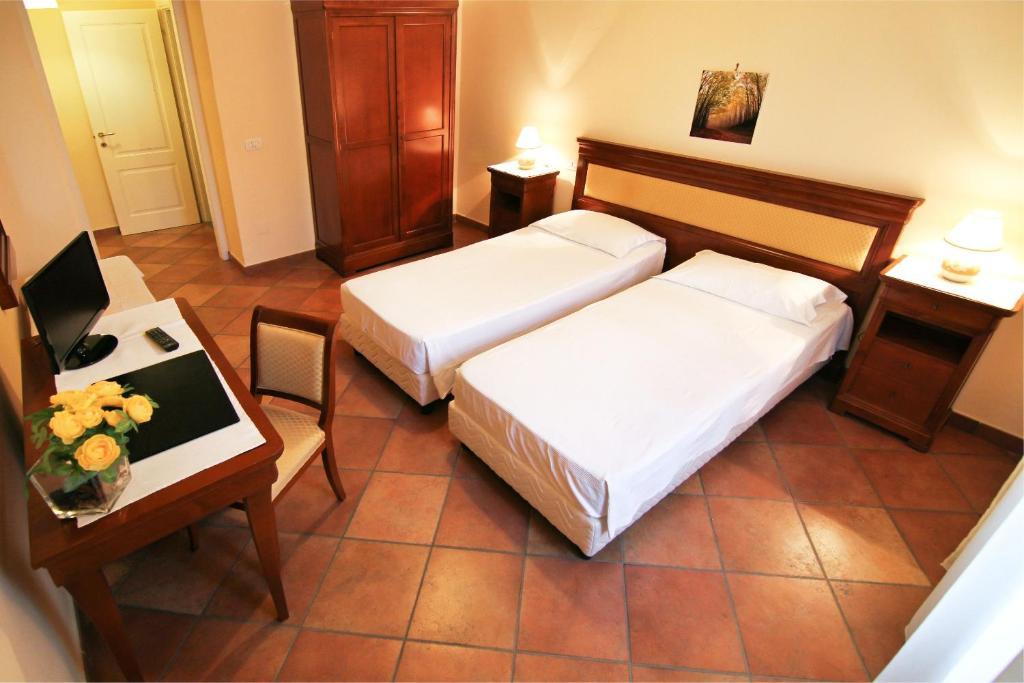 L' Antico Cortile Hotel Caserta Phòng bức ảnh