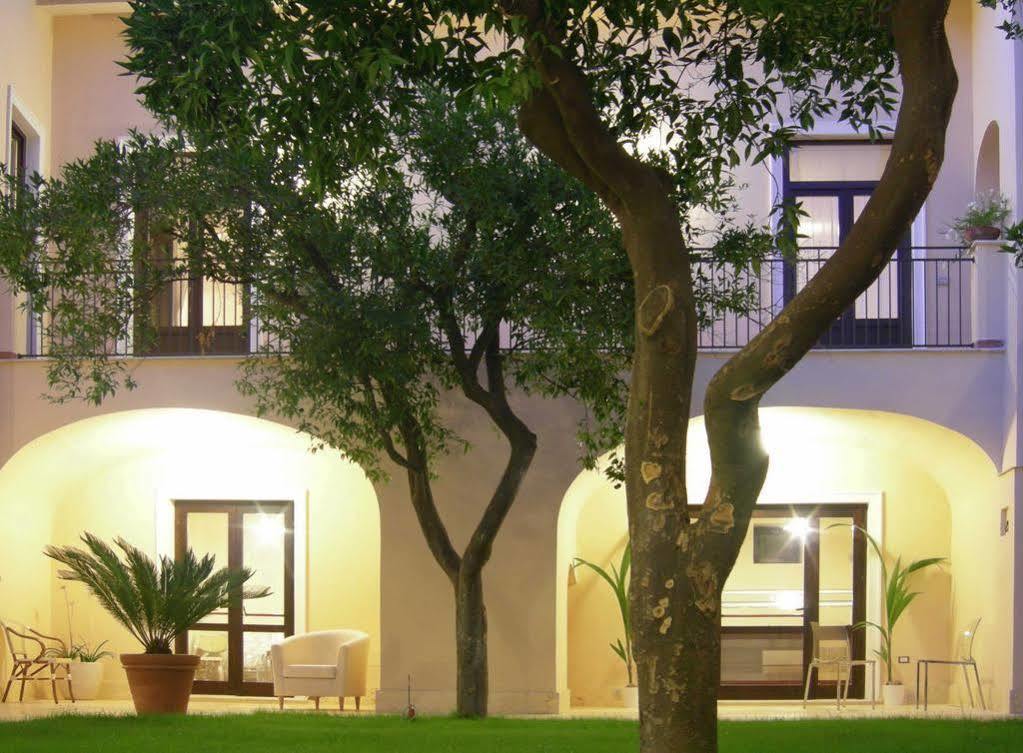 L' Antico Cortile Hotel Caserta Ngoại thất bức ảnh